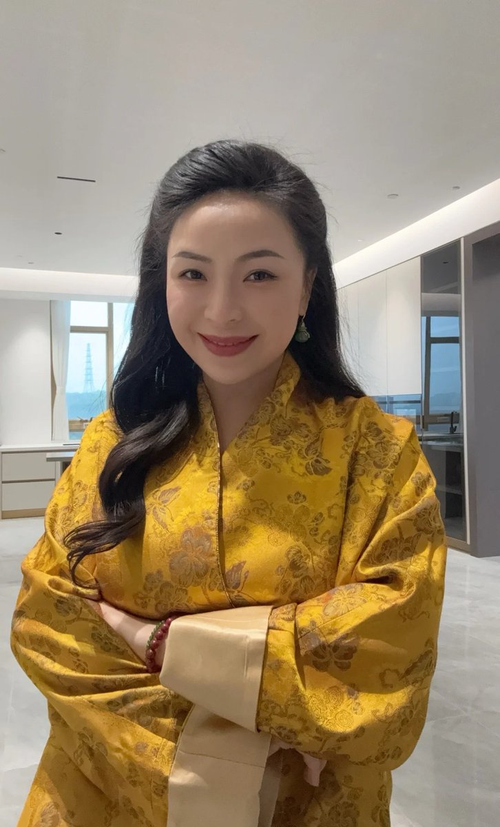 今天像不像一个贵妇？