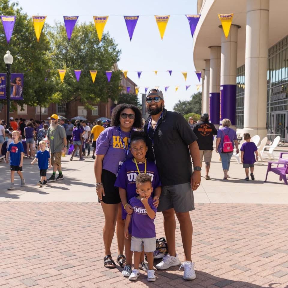 MrsCoachRoss's tweet image. Happy Birthday to the one and only  @_CoachRoss! The kids &amp;amp; I are so blessed to call you ours. ❤️

Of course you’re coaching on your day 😂 

so we will be ready to celebrate ya as soon as you get back home! 

I love you!