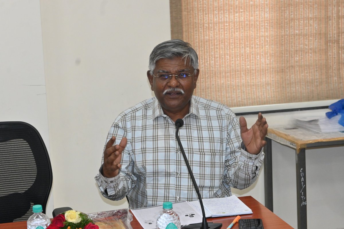 inakotiPrasad's tweet photo. Our Department has hosted a National Seminar on Role of Data and Evidence for Policymaking in India.  
I sincerely thank Guest Speakers Prof. S. Irudaya Rajan sir @rajancds , and Dr. Arvind Pandey sir @arvind_jnu https://t.co/t9asAFuprZ