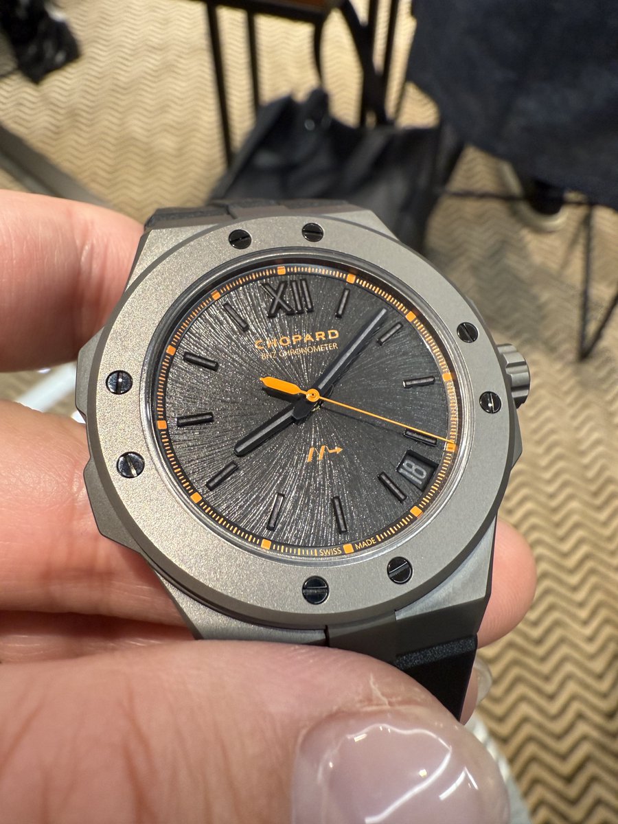 zoo_zoo_R35's tweet photo. 昨夜のイベントで見た時計たち🤤
#Chopard #AlpineEagle #ChopardLUC https://t.co/ng27Z5Es3k