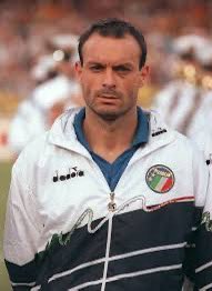 Gunner4Life_AFC's tweet photo. @80s90sfootball Salvatore Schillaci 🙏🏼🇮🇹 “Toto” - Was one of the last players Azeglio Viccini picked to represent the Azzurri so much so he didn’t even have his own Panini sticker but what an impact he made in Italia’90. Won the Golden Boot and the hearts of many millions of fans! #RIPToto https://t.co/7njftZsJC9