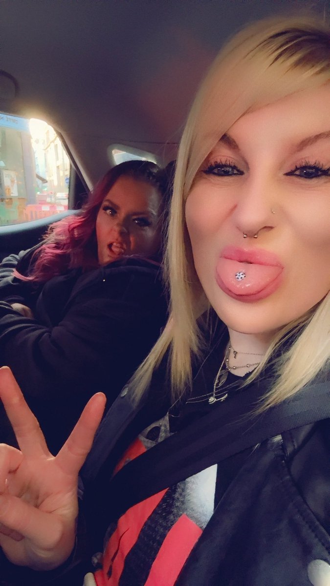 podz29's tweet photo. Canna beat a weekend in Glasgow with my bestie @DanaCam1206
 #backwithmabestie #jealousmuch #suckitup #stoptryingtobringothersdowntoyourlevelbecauseyourlifesucks https://t.co/oTICmVz3Pb