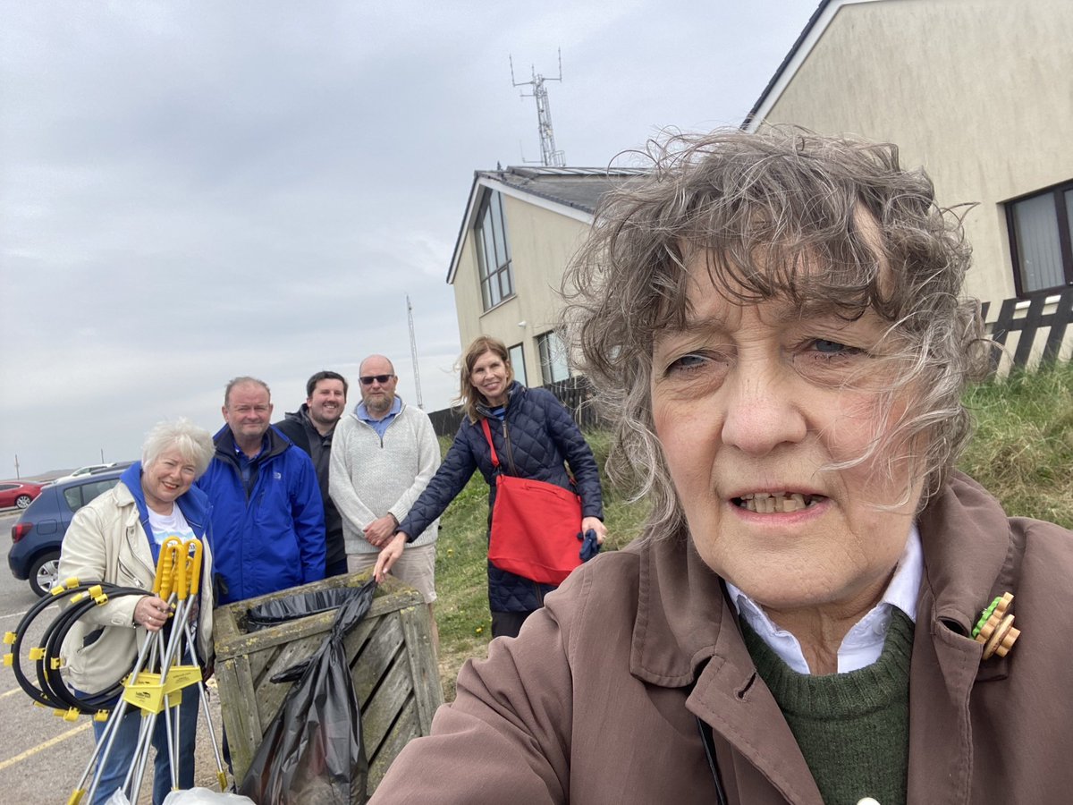 Liz Dowd (@cllrlizdowd) on Twitter photo Labour team out in Burbo Bank Blundellsands this morning doing a litter pick and door knocking. Looking tidy but even better after we had finished 😊<a href="/seftonlabour/">Sefton Labour</a> Labour team out in Burbo Bank Blundellsands this morning doing a litter pick and door knocking. Looking tidy but even better after we had finished 😊<a href="/seftonlabour/">Sefton Labour</a>