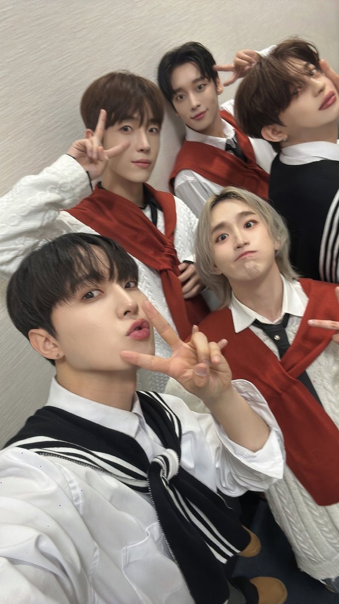 EPTS_official's tweet photo. [📷]
きょうもだいすき❤️

#EPTS #EPICTRAVELS #에픽트레버스
#GI #지아이
#SANGIL #상일
#AIN #아인
#SANGHO #상호
#JINHOO #진후 https://t.co/WTEYkKybbc