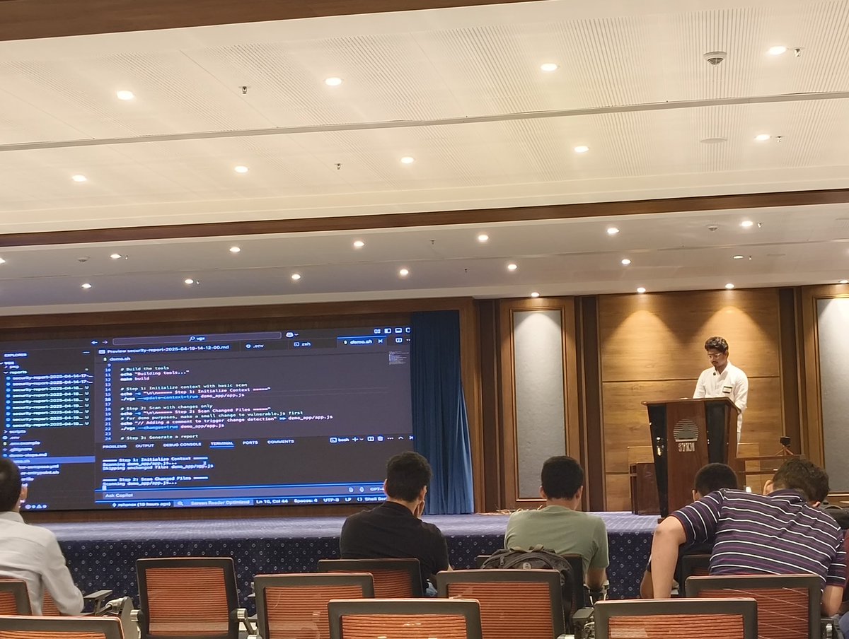 MumbaiFOSS's tweet image. Lightning talks has started ⚡