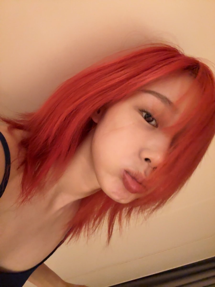 aeribbls's tweet photo. [250419] 🌙💭 - 9:37pm KST

- hi-yong (*saying hi in a cute way)
- [📸*3]
- selca hi my real hair length…🙄 https://t.co/oO4G9g46Pb