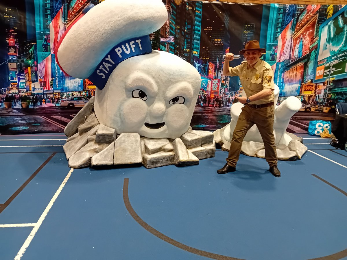 SeanHarris_NE's tweet photo. It's geek up North again!
Having a great day with the Nerd Fest crew (and my daughter!) in the North East raising @cashforkidsNE
@MillieBobbyFan @NetflixUK @StarWarsUK @Marvel @DCOfficial
#NerdFest #ComicCon #GeekLife https://t.co/LNDKZmMmIW