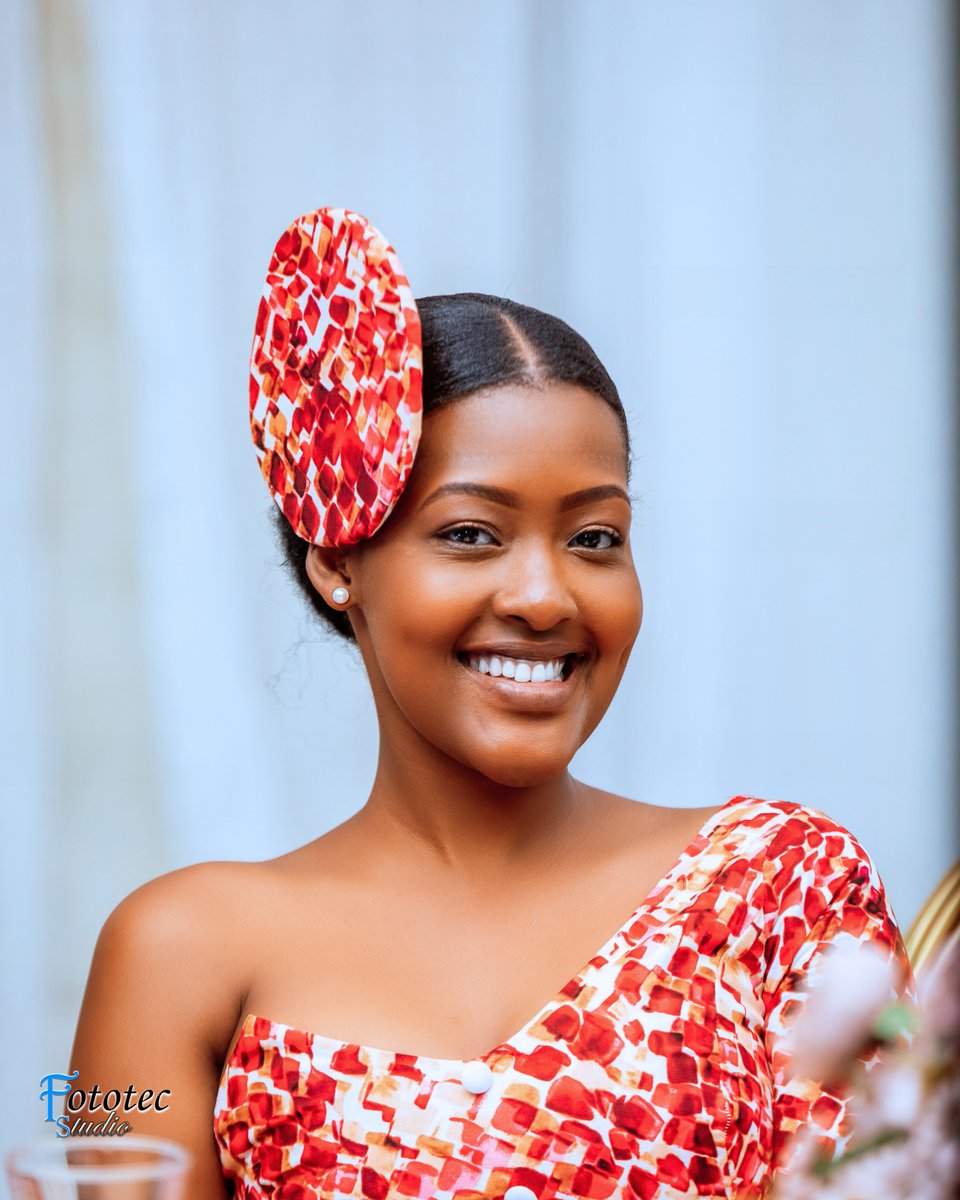 fototecstudio's tweet photo. Surrounding the bride with beauty, strength, and sisterhood #Fotos #TrendingNow #Trending #Rwanda https://t.co/Kv9ZJPKyyZ