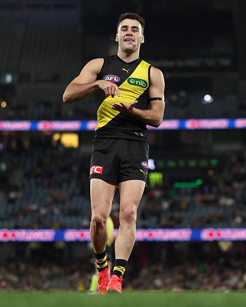 JourneyRichmond's tweet photo. LET THE MAN COOK!

 #AFLTigersSuns https://t.co/QVrrNcl07W