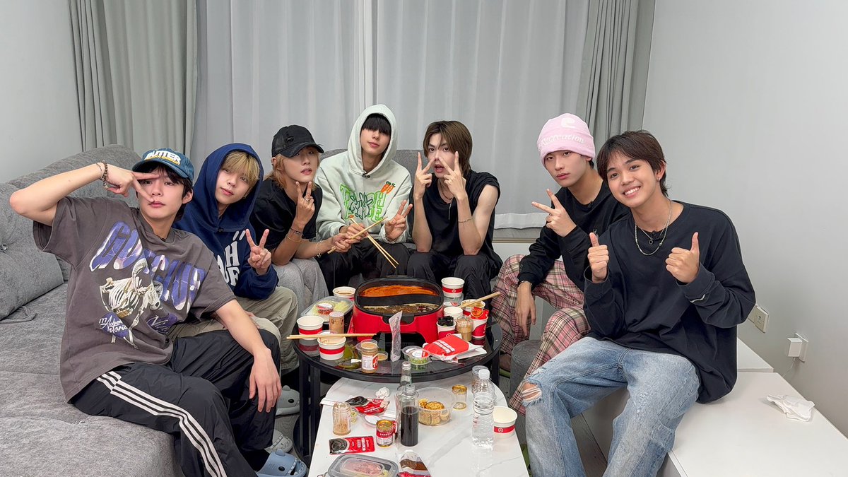 NexT1DEofficial's tweet photo. 🌊Heating party 🎉
#NexT1DE https://t.co/cqf3f42maJ