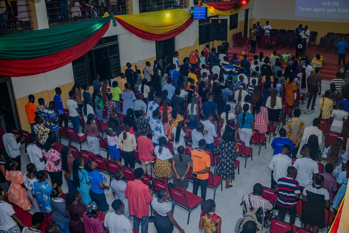 COCTSC_gh's tweet photo. 🎶𝗗𝗮𝘆 𝟭 ended on the perfect note — voices raised, hearts lifted, and the Spirit moving through every melody. 💙

From Chorus to heartfelt hymns, last night was a glimpse of heaven on earth. 🌠

#TSC2025 #ChurchOfChristGhana #TSCExperience https://t.co/vs7l3Tw8D2