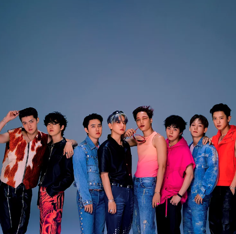 AboutMusicYT's tweet photo. EXO will reunite in 5 months following the discharge of Sehun from the military. https://t.co/J05FPY0igD