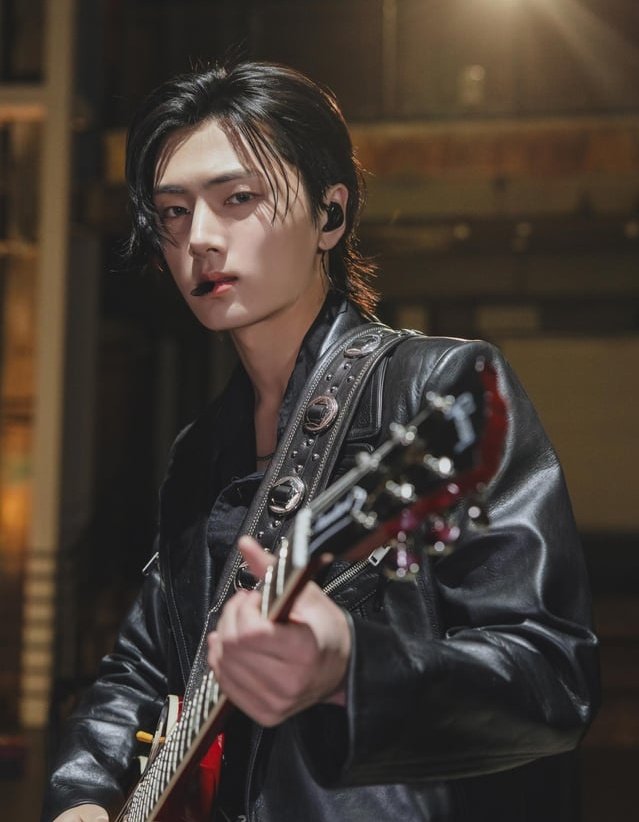 enhapopbase's tweet photo. Happy 23rd birthday to the talented JAY from ENHYPEN. https://t.co/ZEoE1FVGaE
