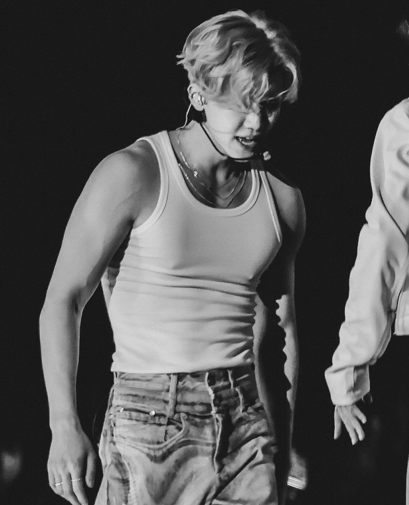 까우 lll tweet media