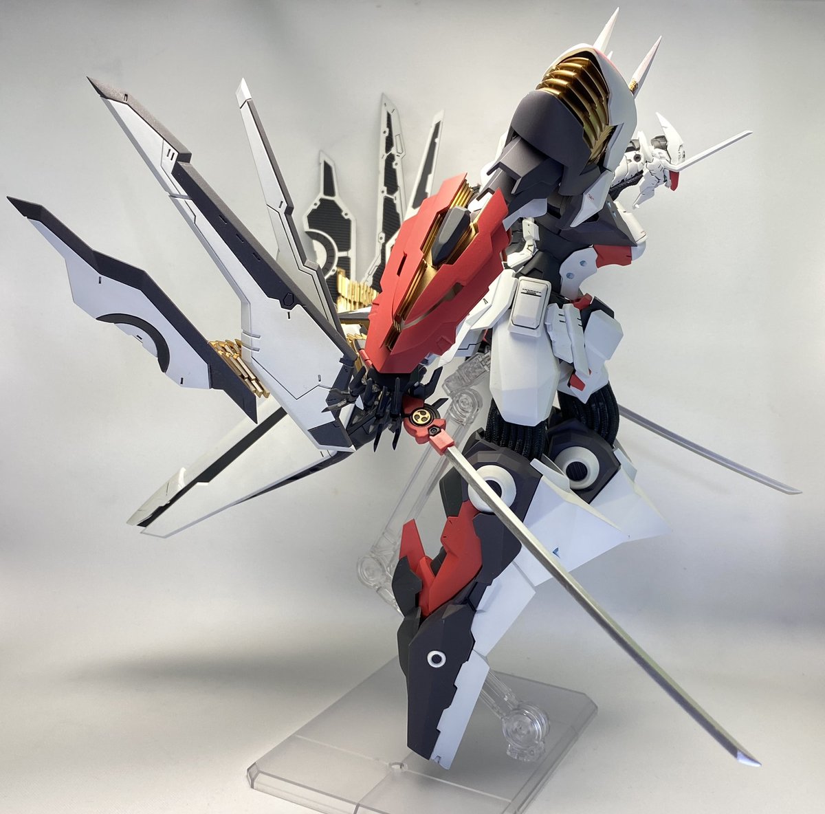 96Cykyk's tweet image. 「ナイスな展開じゃないか!」
“ラインバレル”完成!
MODEROIDキットを全身改修して、設定画イメージに仕上げました。
以下何枚か(1/6)。