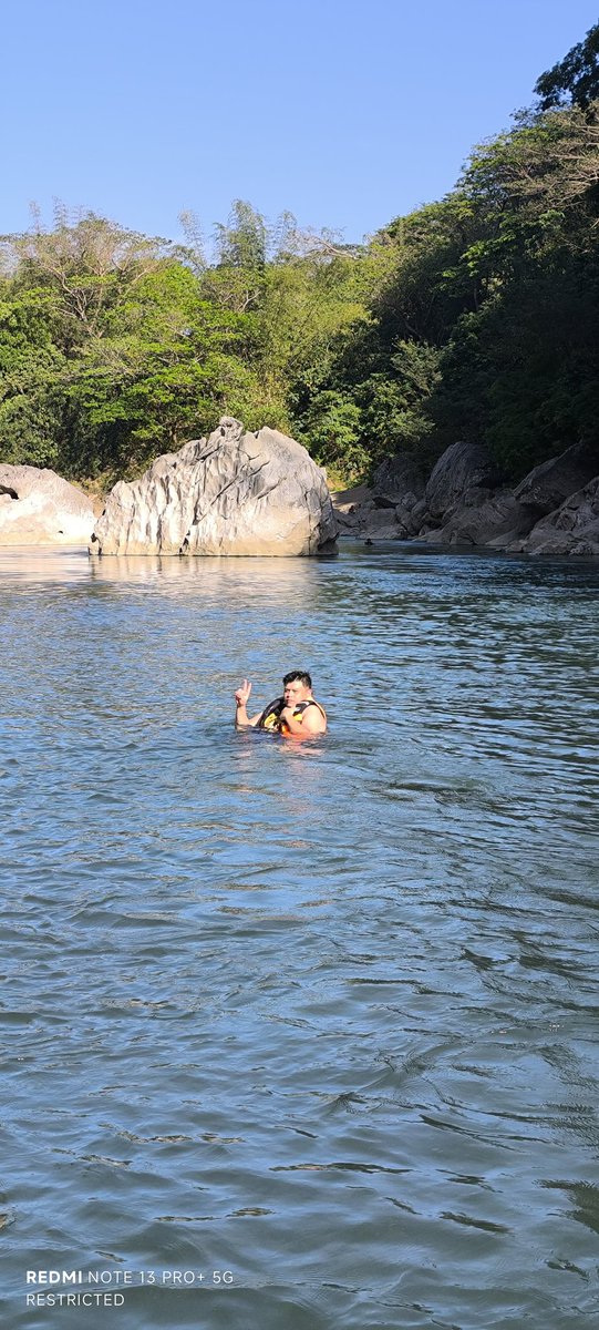 NathAlvT's tweet photo. Swimming pools and sea are overrated nothing beats fresh water rivers and lakes. https://t.co/7XIHFNL3Wd