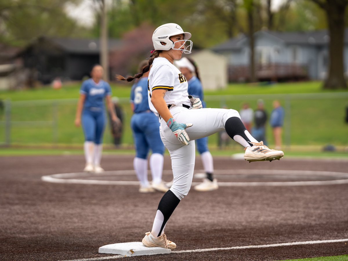 OttawaBravesSB's tweet photo. Senior Day Sweep! 🎉

#OUrNewEra https://t.co/tv5SpAnjxT