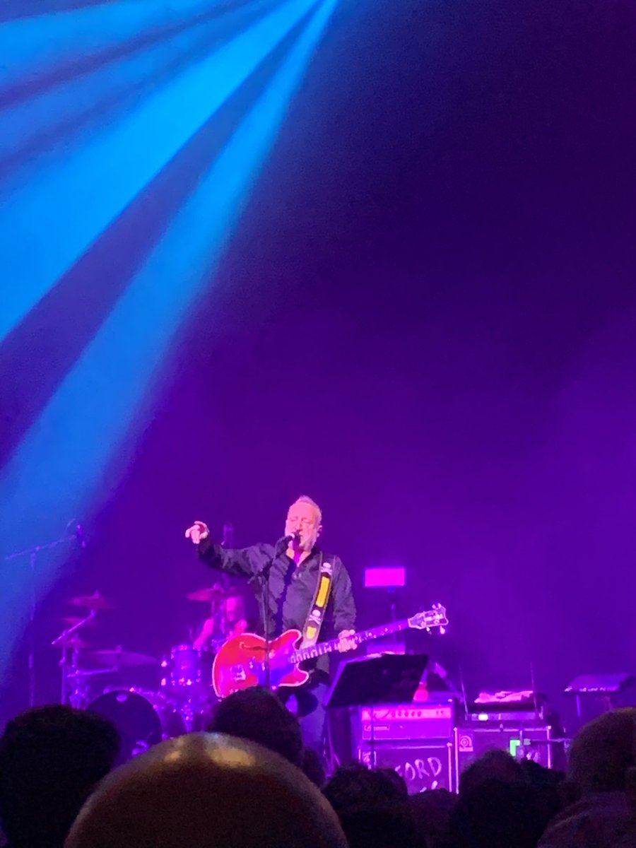 SparklyHannahB's tweet photo. Had a great night watching @peterhook at the @TroxyLondon last night! Brilliant chilled crowd no twats, all having a good time! Top night and so privileged to hear Joy Division and New Order songs played live! Hooky on fire! #peterhook #joydivison #neworder https://t.co/4L04DYEofB