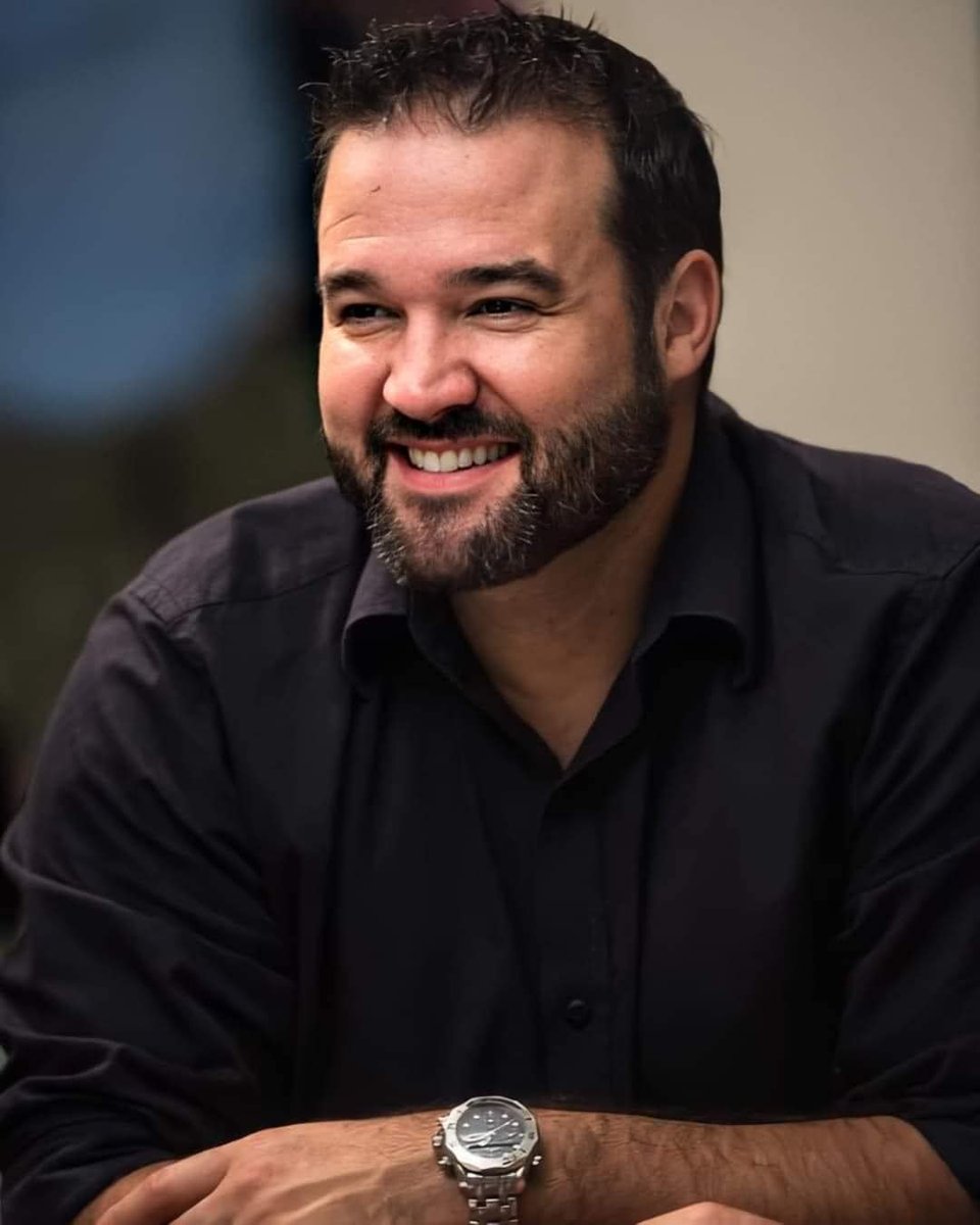ASJAustin's tweet photo. Meet me in Cincinnati! Join me this Saturday, April 19th @ Time Warp Comics from 10am - 6pm or last fan standing! Get your autographs, videos w/ the OG Red Ranger, ask your questions or tell your stories. I'll see YOU there! #Cincinnati #Ohio #PowerRangers #RangertoReaper https://t.co/bIL4jmwKAJ