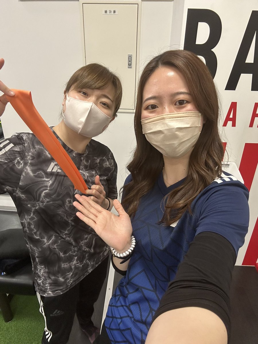 ds_mnk_99's tweet photo. 先日、長尾マネージャーにケア＋身体についての視点や考え方、落とし込みをしていただきました🌸

自分自身の成長をいつも感じさせてくれて、認めてくれて褒めてくれる、でも大事なことはきちんと伝えてくれる憧れの上司です。

ありがとうございました！！！ https://t.co/tywMLl6nGR