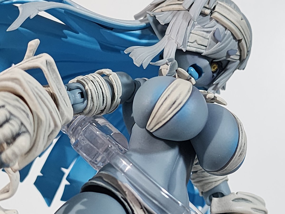 でかぺえ太眉インナーカラーゾンビだあー 