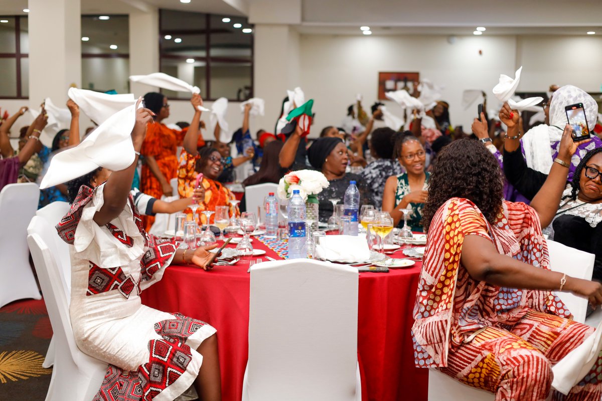 WeAreAWEC's tweet image. The final day of #AWECGA2025 opened with a powerful panel on “Doing Good is Good for Business.”

💡 Impact + Profit go hand in hand
✨ Start small, embed purpose, structure your business, and own your impact

We wrapped up with deep connections, bold visions &amp;amp; fresh inspiration.