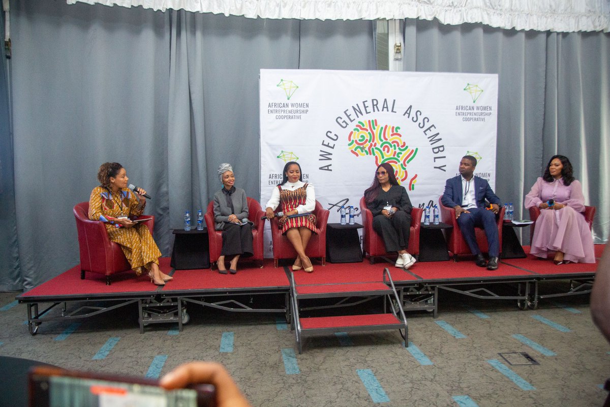 WeAreAWEC's tweet image. The final day of #AWECGA2025 opened with a powerful panel on “Doing Good is Good for Business.”

💡 Impact + Profit go hand in hand
✨ Start small, embed purpose, structure your business, and own your impact

We wrapped up with deep connections, bold visions &amp;amp; fresh inspiration.