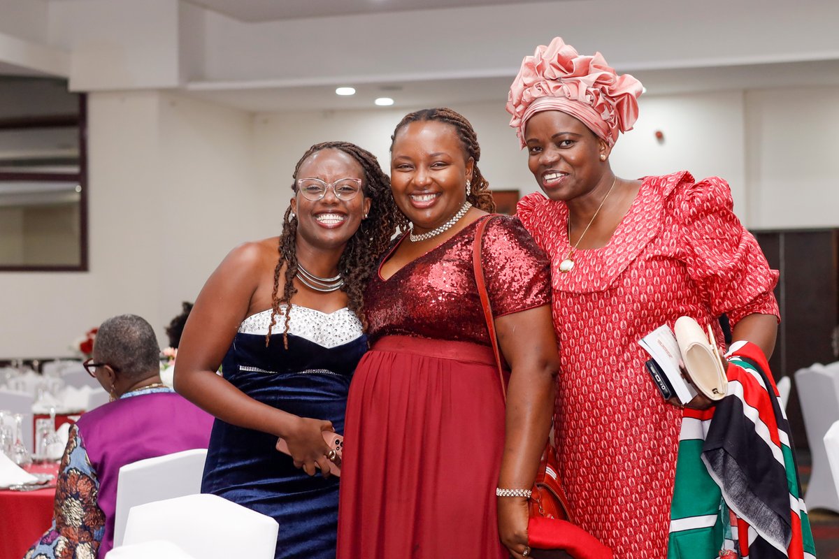 WeAreAWEC's tweet image. The final day of #AWECGA2025 opened with a powerful panel on “Doing Good is Good for Business.”

💡 Impact + Profit go hand in hand
✨ Start small, embed purpose, structure your business, and own your impact

We wrapped up with deep connections, bold visions &amp;amp; fresh inspiration.