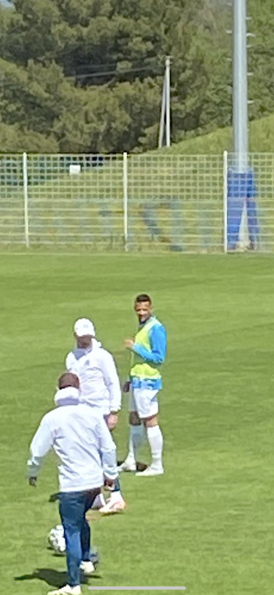 levraispanchez's tweet photo. #TeamOM Luiz Felipe présent avec le groupe de la N3 https://t.co/iY3BTpnEDj