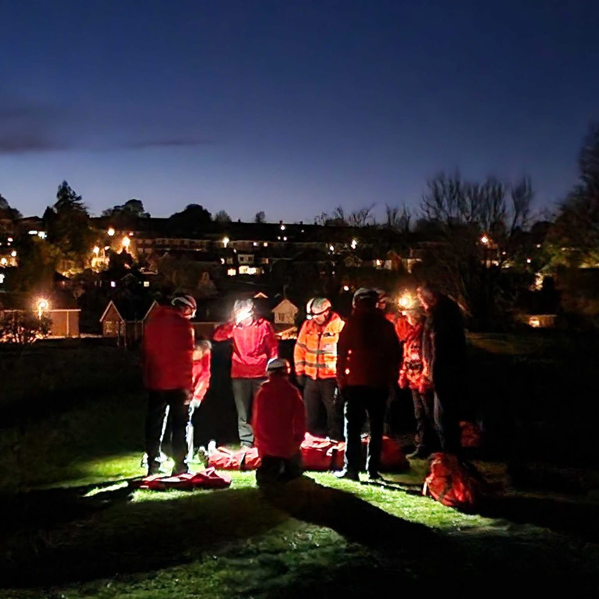 This week the team were renewing their knowledge with the JESIP principles, evacuate casualties and completing a M/ethane report.

We would like to thank Archbishop Wake Primary School for allowing our volunteers to use their facility.