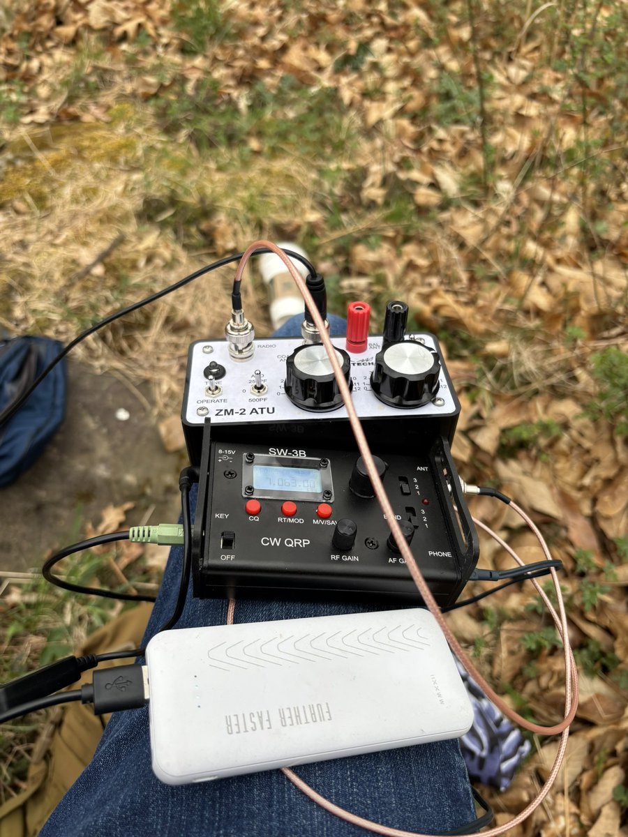 Pennsteven's tweet photo. Precarious #POTA today caused me to miss @HowiePepper when things lost their balance, disconnecting power briefly. Sorry Howie. There will be a next time. #CW #SW3b https://t.co/Ge6k0rxpwr