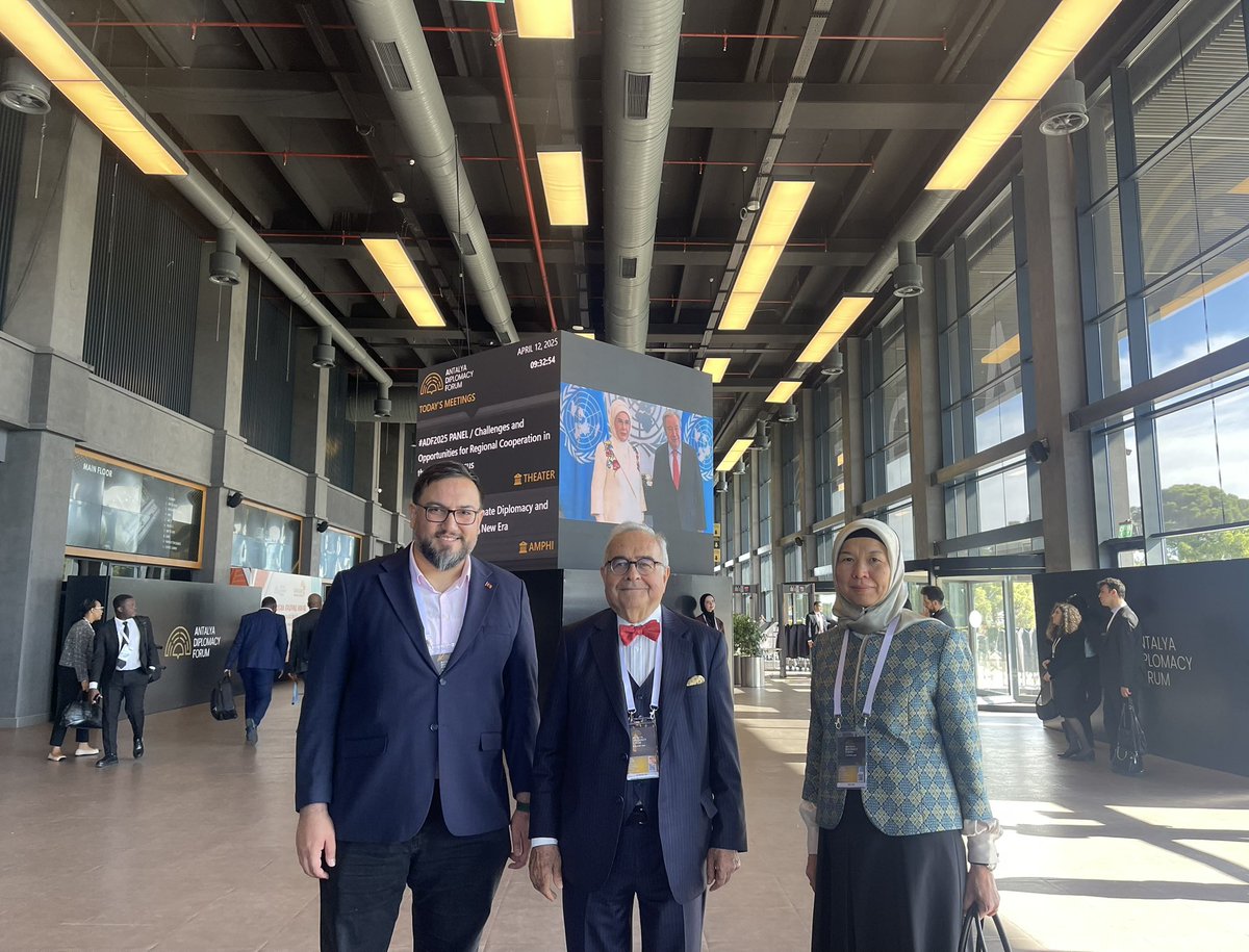 Paris Başkonsolosu, Belgrad, Hartum ve Kinşasa Büyükelçilikleri yapan Prof. Dr. ALİ ENGİN OBA ve KAEÜ İİBF Dekanı Prof. Dr. NUR ÇETİN hocam ile Antalya Diplomasi Formu’nda…

#antalyadiplomacyforum
