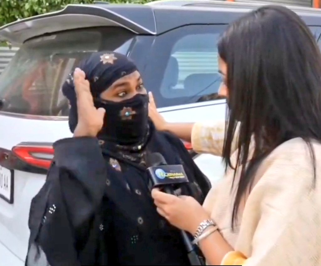 NewsAlgebraIND's tweet photo. 🚨 MUSLIM WOMAN - "Rahul Gandhi should now become PM. There is so much poverty because of PM Modi"

JOURNALIST ARCHANA TIWARI - "How many children do you have?"

WOMAN - "SEVEN"

ARCHANA TIWARI - "Then poverty won't come?"

WOMAN - "7 kids are given by Allah but Modi is responsible for our Poverty"