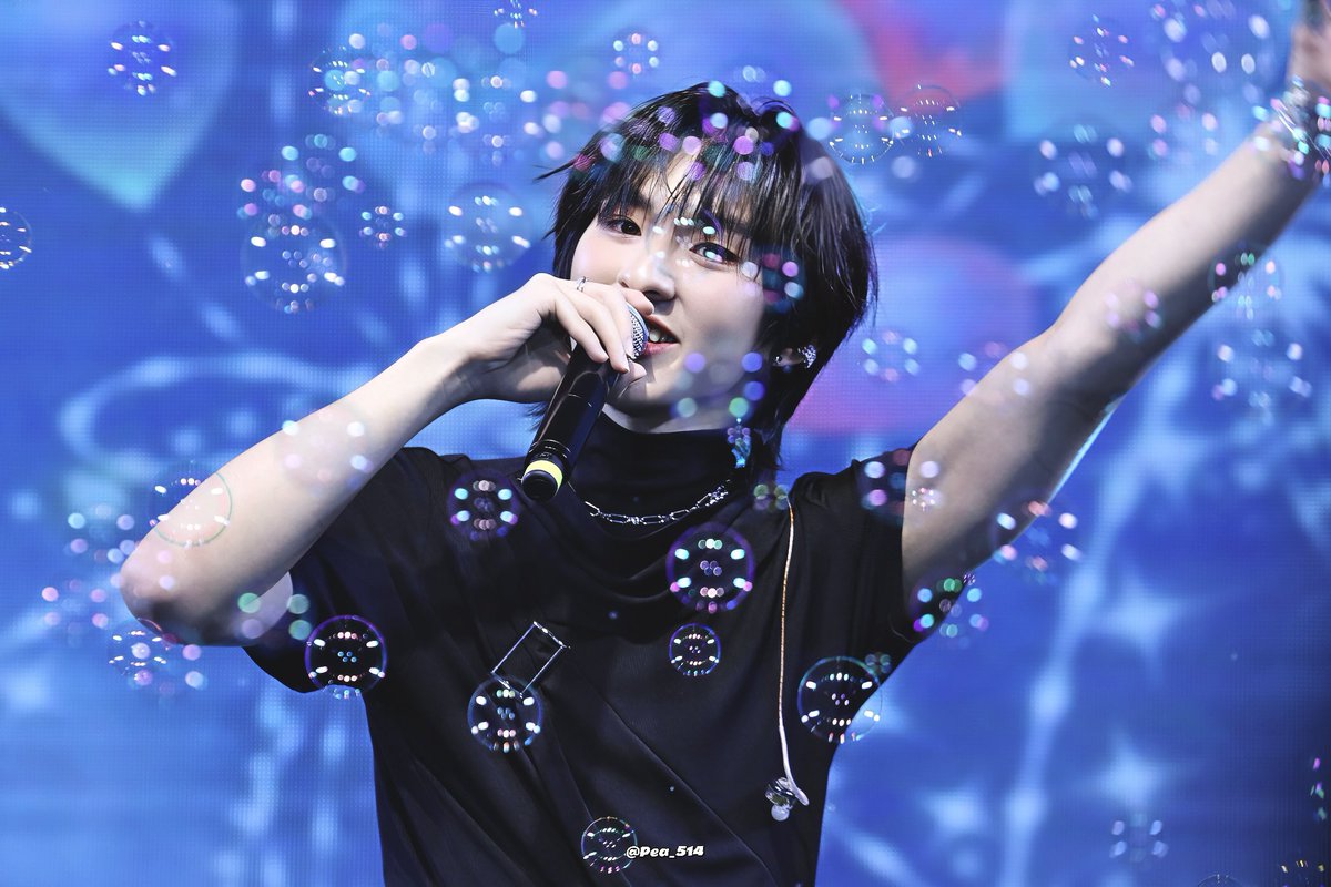 pea_514's tweet photo. 연말 가요대축제무대 사진 찍었다💧

KONGJIRO FIRST FANMEET 
#Kong1stFMinNanning 
#kongjiro @kongjiro_ https://t.co/ihbHTjgu7V