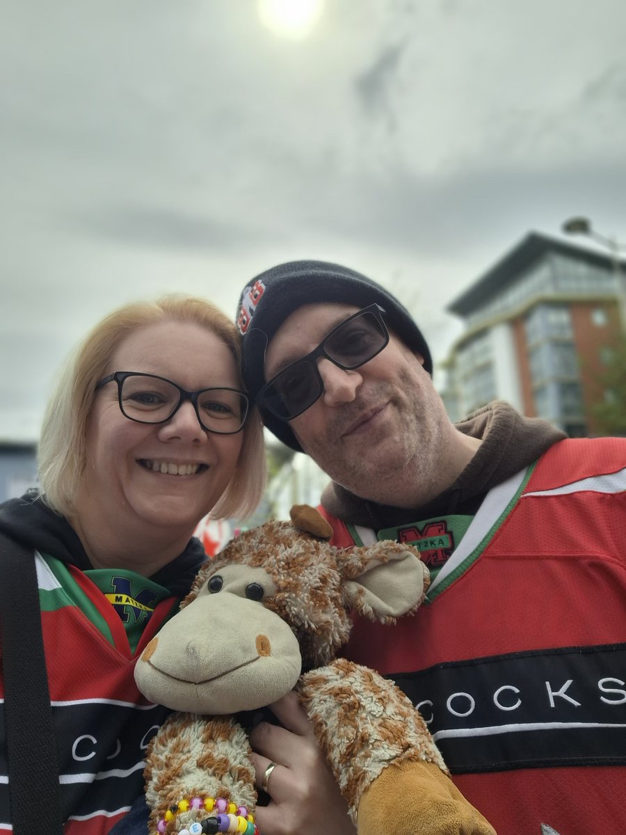 I think we may have peaked early but here's one off the bucket list....we got to meet <a href="/DaaaveGiraffe/">Daaave</a> and his thoroughly lovely Oomans 🥰