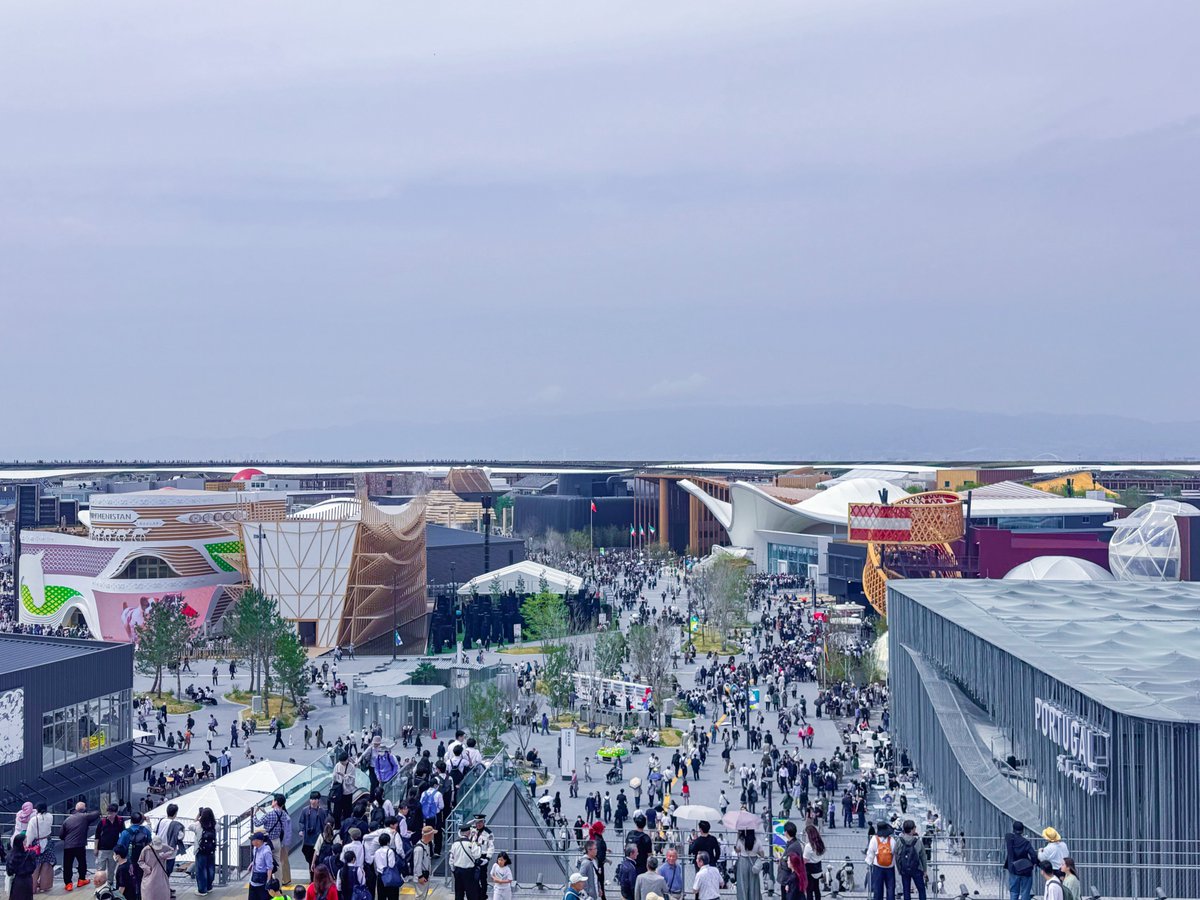 jeadoredisney's tweet photo. ❝2025年日本国際博覧会(大阪·関西万博)❞

“いのち輝く未来社会のデザイン”をテーマに192の個性豊かなパビリオンが並びます🌍
各国のホスピタリティは素晴らしく，常に笑顔で，注意を促す際も否定的な言葉を避ける等の配慮を感じました🫶
トイレや食事スペースも豊富で，不便なく快適に過ごせました😊 https://t.co/2nsG3r3LMD