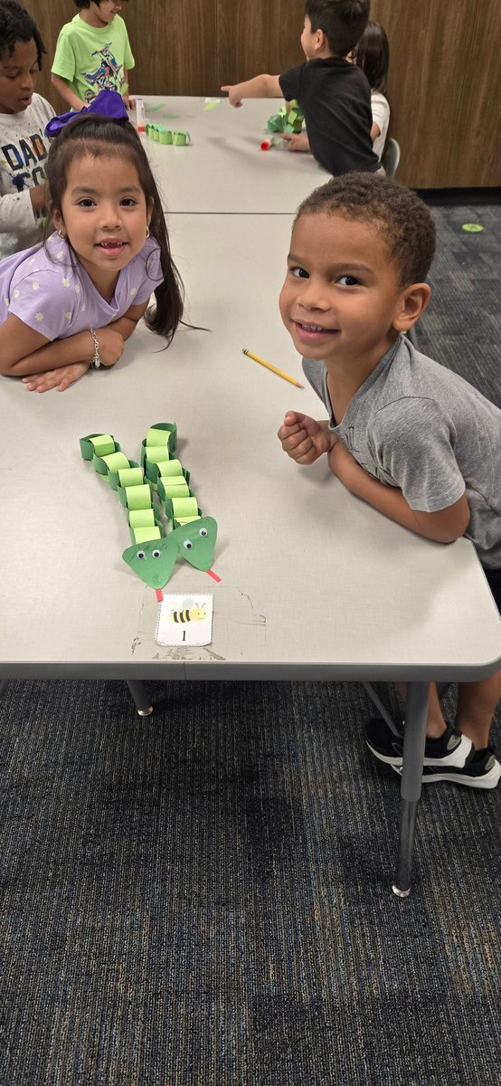 MrsRodgers250's tweet photo. The best projects are when more than one skill is engaged - fine motor skills, handwriting, science, and independent practice. Look at those smiles!!
@BrosnahanES @CyFairISD #PreKLearning #AllaboutReptiles https://t.co/Ds6PREsMB3