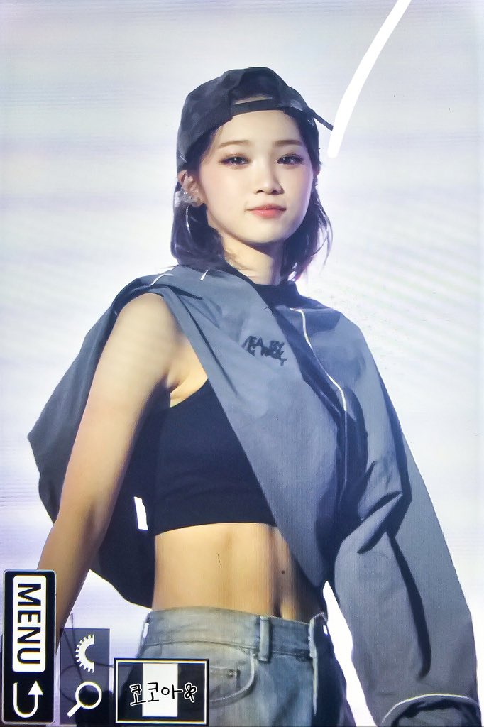 chaewonIqs's tweet photo. THE FACE🥺        THE BODY😵‍💫 https://t.co/jFmibiqTVC