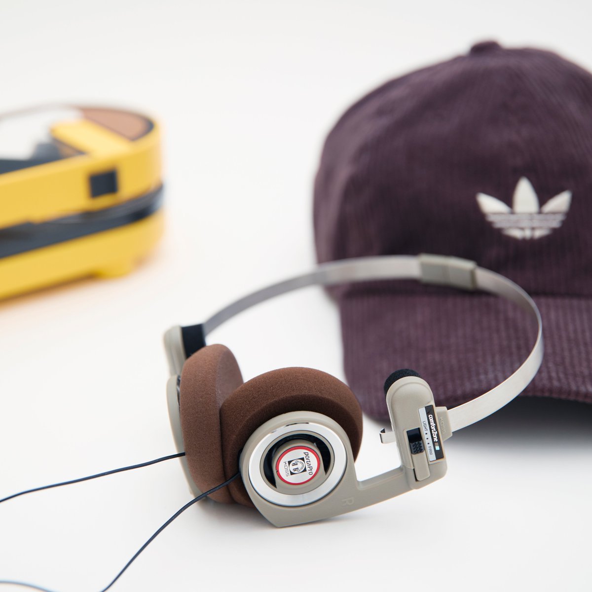 YAXIearpads's tweet photo. Brown vibe🤎💛
#yaxiearpads
#portapro
#brown https://t.co/6zBUGiI1zG