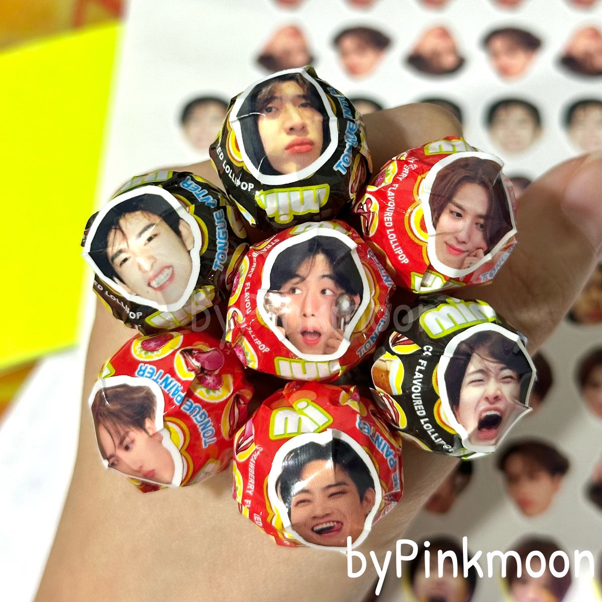 ทำของไปแจกเองวันคอนกะให้ทุกคนสุ่มหยิบจะได้ใครน้าา แต่พอทำเสร็จแล้วแบบ…น่ารักมากกกก!! 😭😭 ถ้ามีใครสนใจอยากทำไปแจกแบบนี้กดใจหรือ dm ได้นะคะ เดี๋ยวแม่ค้ามาเปิดรับทำน้องๆงับ🤏🏻💚 

#GOT7_NESTFESTinBKK #รับทําgiveaway #รับทําของแจก #ของแจกหน้าคอน #รับทำของแจกหน้าคอน