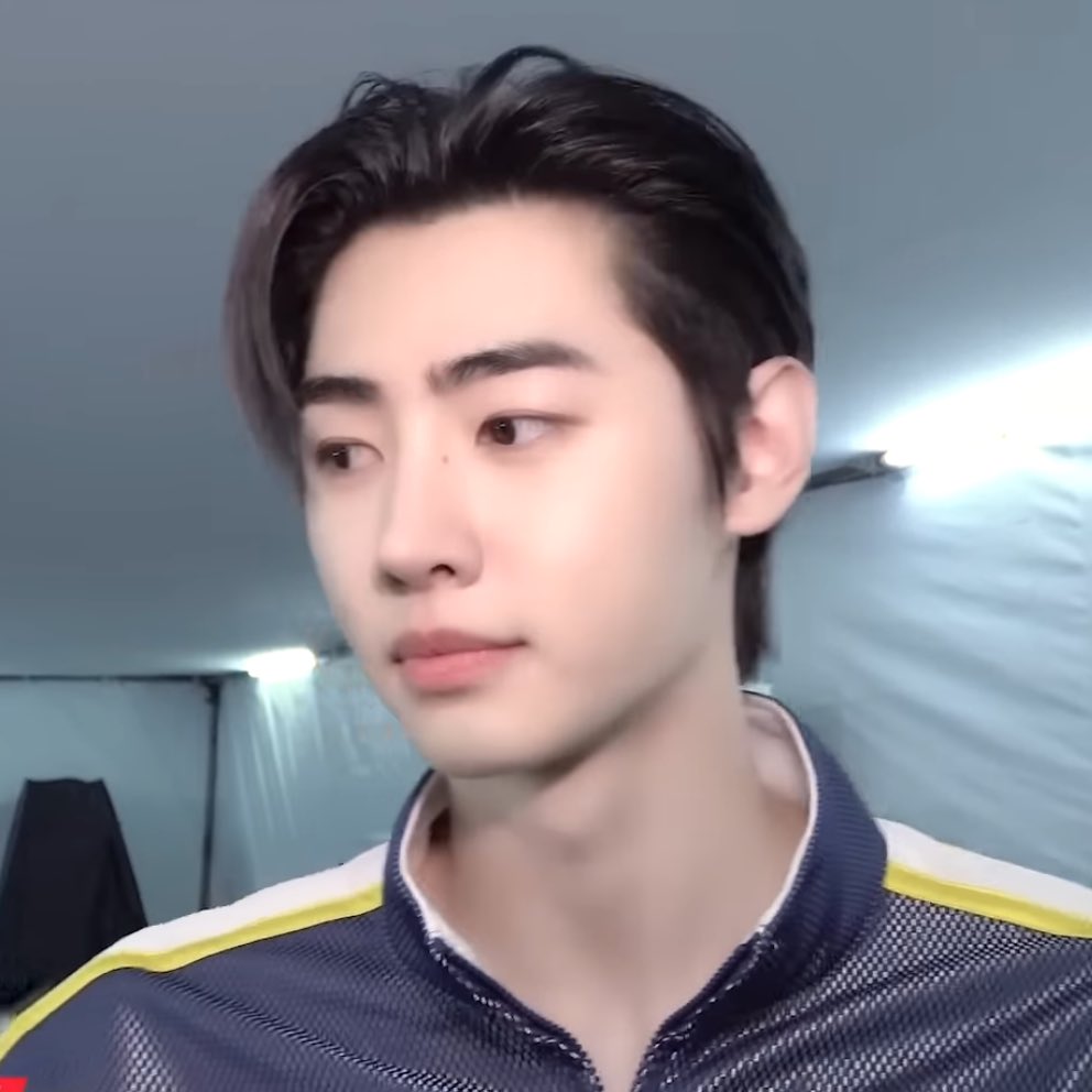 snflowie_'s tweet photo. Backstage Whispers: The Risk We Choose to Take
#sunsun one shoot au.

cw // kissing, semi canon, slight 🔞, 100% fiction! https://t.co/X3Mpv5lJIG