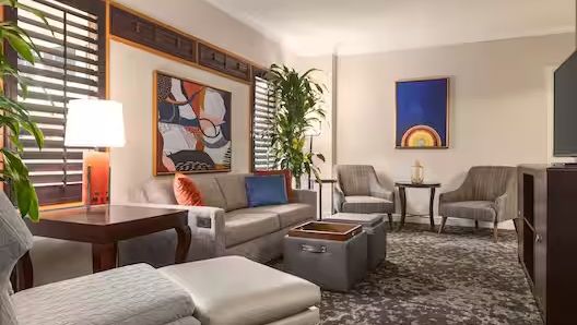 Embassy Suites Lake Buena Vista South tweet media