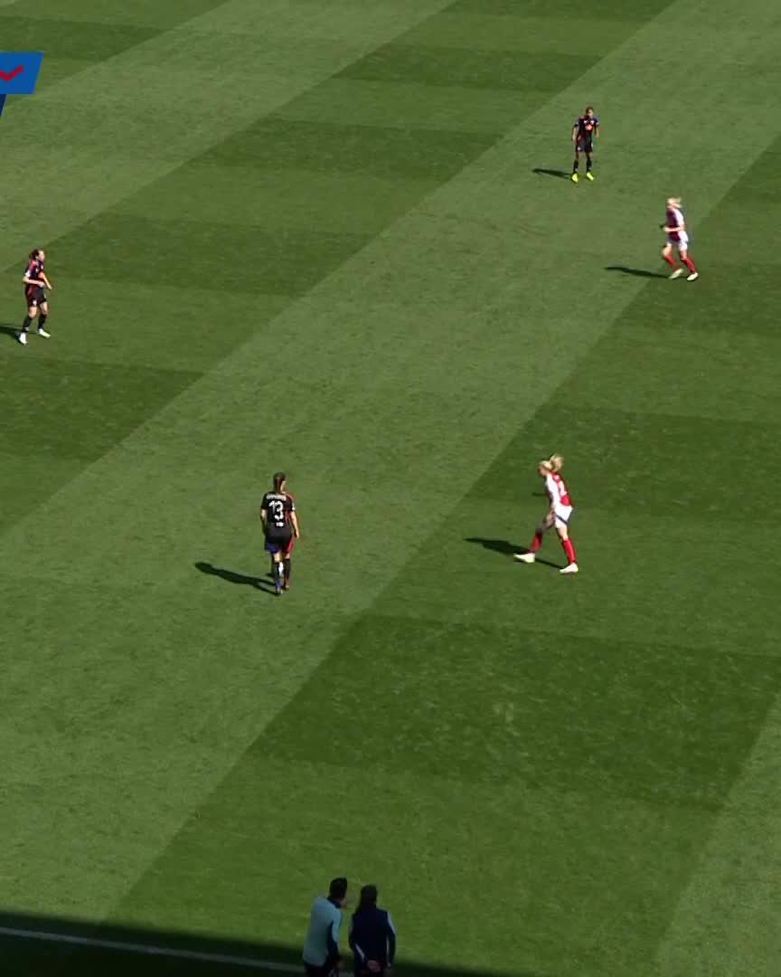 ⚡ Dumornay let loose after some nice passing play and Lyon are back in front!Watch live for free on DAZN & join the DAZN FanZone ▶️  #UWCL