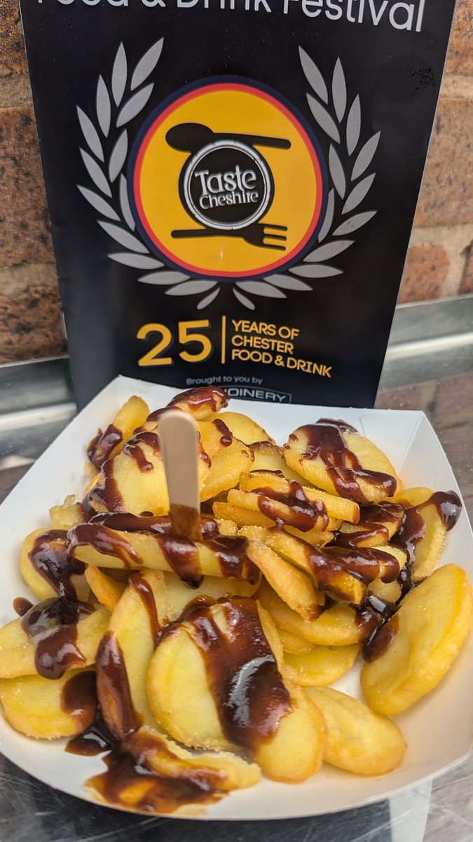 ShitChester's tweet photo. Nice afternoon at the @TasteCheshire food and drink festival https://t.co/1TMXE5SWV2