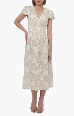 LuxeStylevibes's tweet photo. 🌿 Step into effortless elegance with the Nori 3D Embroidered Cotton Midi A-Line Dress — now 32% off at Nordstrom! ✨
#Ad 
Shop Now : https://t.co/ORA8HLSnFU

Disclaimer: I may earn a commission if you purchase through my link—thank you for your support!
#NordstromStyle https://t.co/8bC3yJi3jO