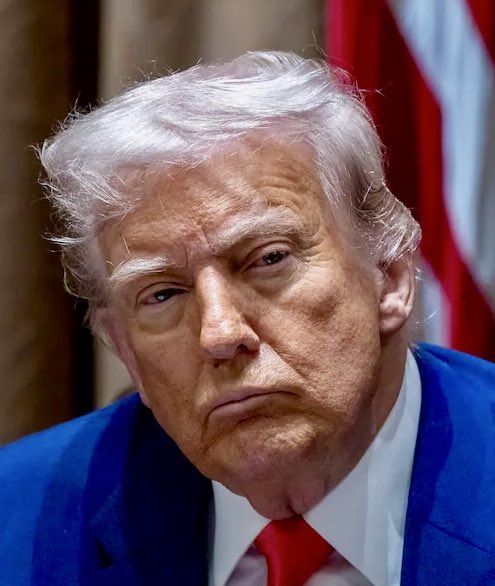 Only one of these people is a convicted felon.