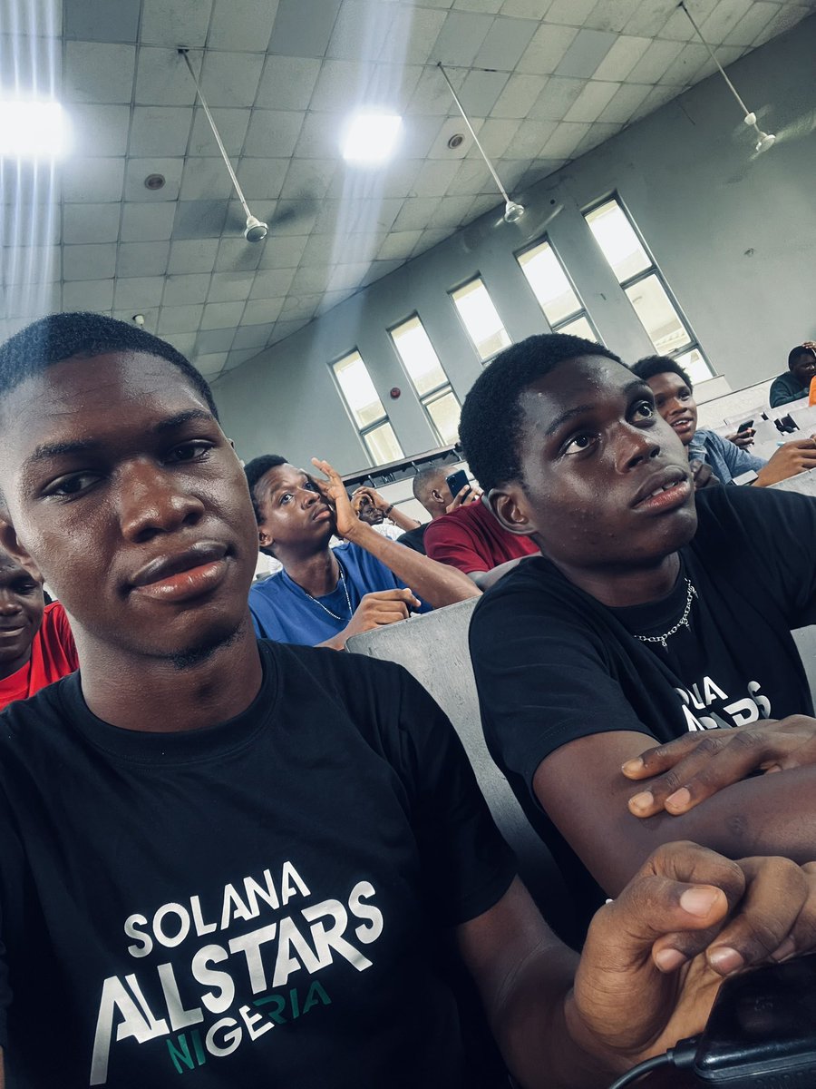 dvminion_'s tweet photo. Here at Solana Allstar Nigeria Warri meet-up 5.
It feels good to spend Easter with the community.
#LiveInWarri #solanaAllstarsNG https://t.co/jaZKovGtu5