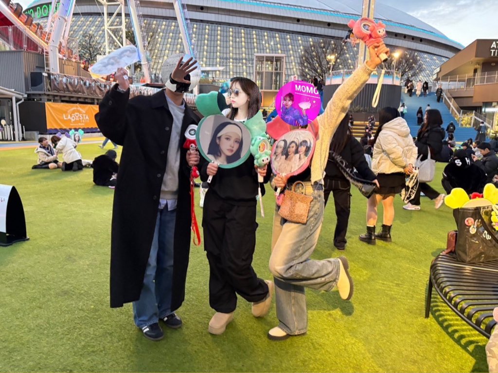 1n2_chaeyo's tweet photo. uriちゃんWedding Party👰‍♀️🥂
出会って1年ちょっとやのにこんなに仲良くなると思わんかった🥹
だいぶ仕上げて素敵過ぎたので、その分また飲みに行こか。わら
今年も大人な推し活よろしくね😌 https://t.co/9vRoxEdldr