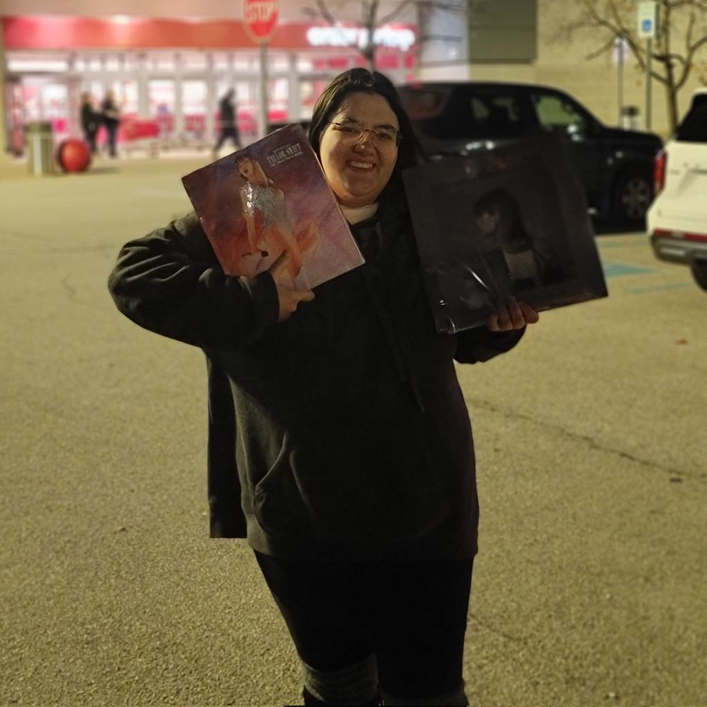 AutumnAfterglow's tweet photo. @mirrorballbrook @taylornation13 Even if I die screaming.. it'll be to the lyrics of this album!! #1YearOfTSTTPD https://t.co/GF4p877QM3