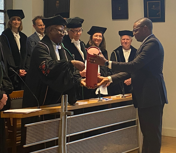 EDCTP3's tweet photo. 🎓 We celebrate the graduation of Dr. Kabalu and Dr. Djimde, who both received their PhD degrees from @UvA_Amsterdam.

🔬 Their research was part of our @PYRAPREG3 funded project, focusing on advancing solutions for #malaria treatment for pregnant women. https://t.co/bV6EU28jgd